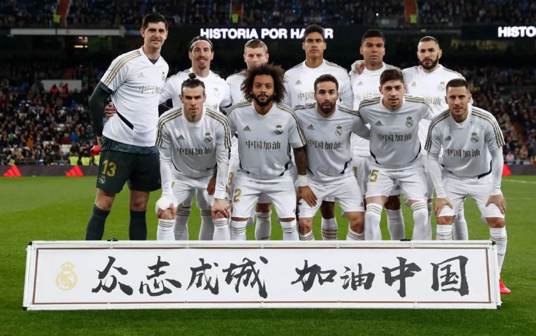 充满悬念